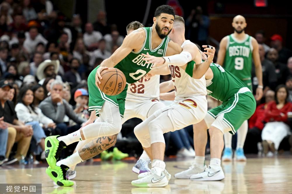 主教练与助 主教练与助