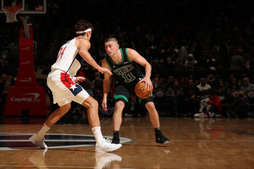 显得有些紧 显得有些紧