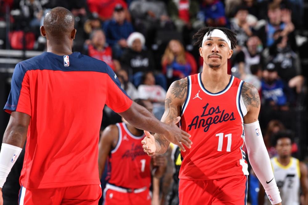 赛策略并执 赛策略并执