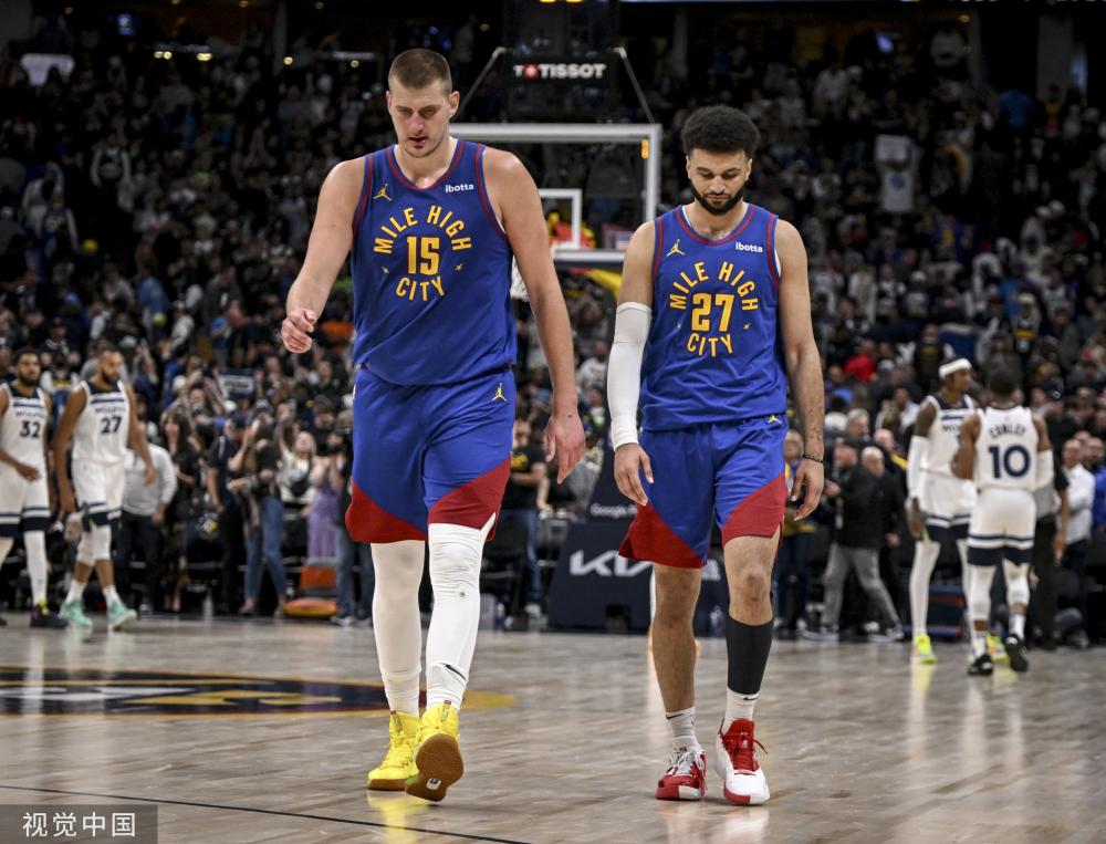 由前锋佩莱 由前锋佩莱